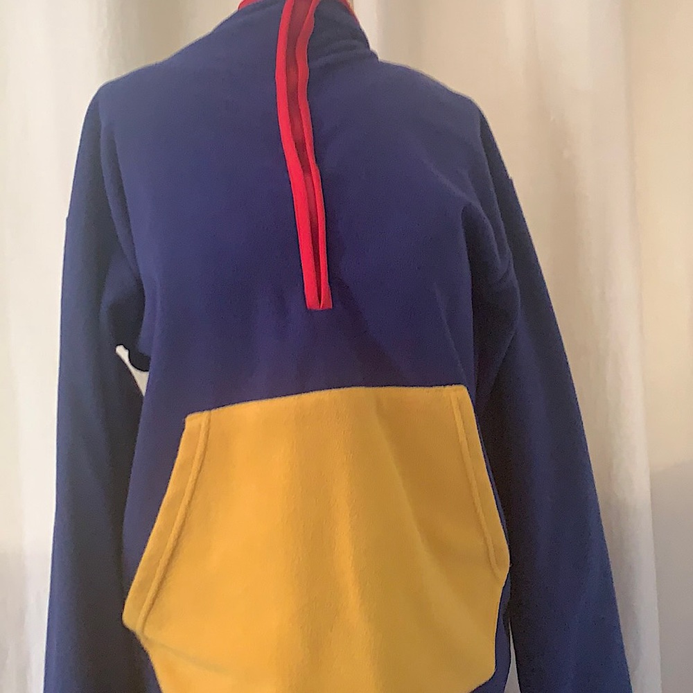 The sweater is a size medium and soft and comfortable💌